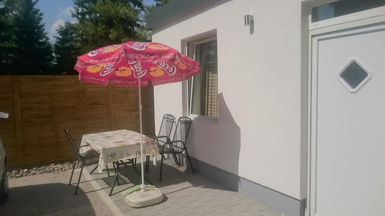 Piccolo Panzio Bed & Breakfast Балатонфенивес Екстериор снимка