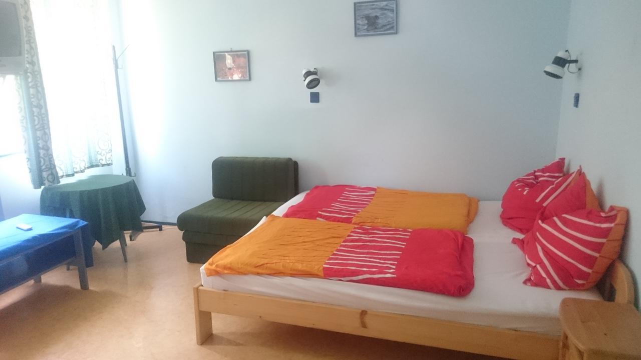 Piccolo Panzio Bed & Breakfast Балатонфенивес Екстериор снимка